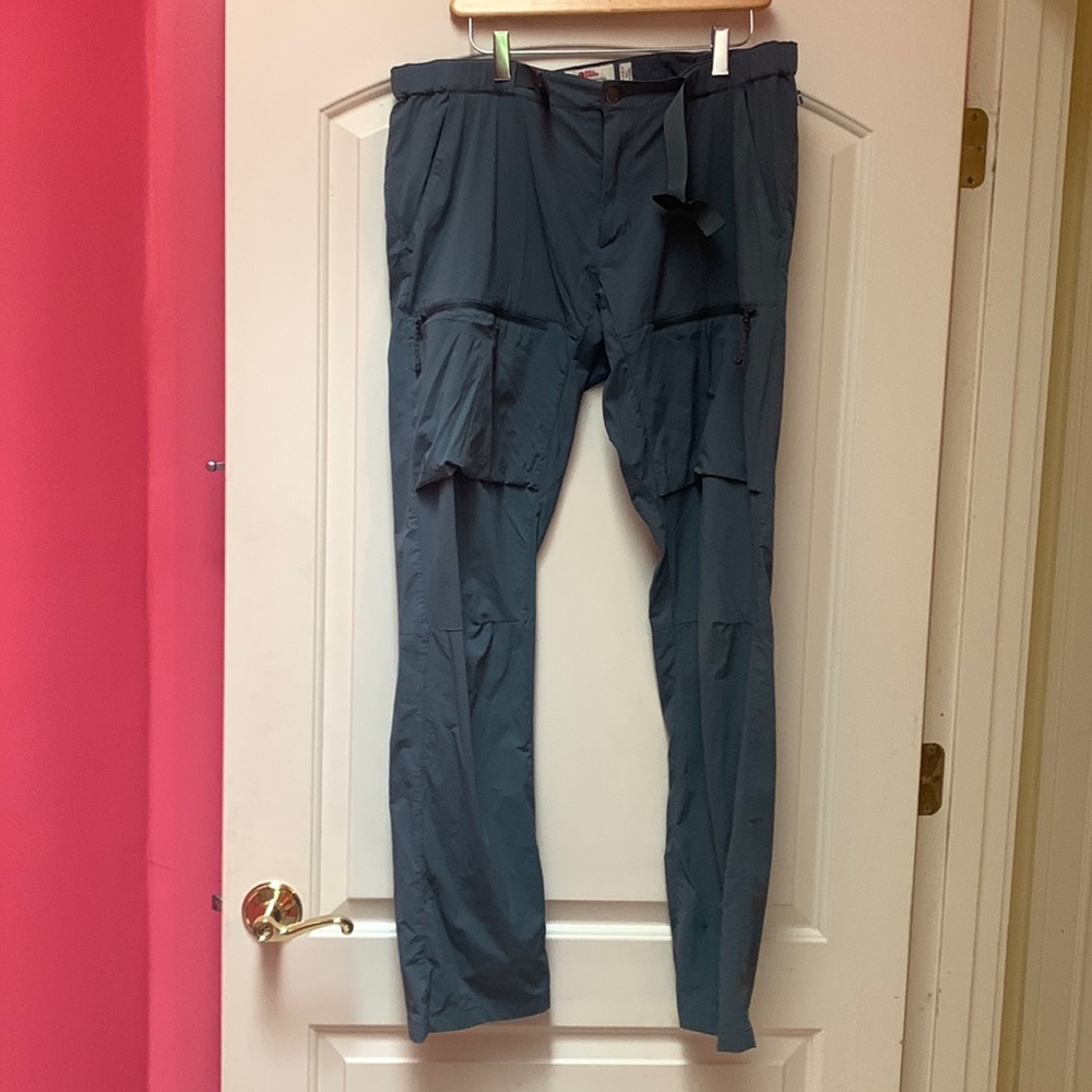 Fjallraven Men’s size 50 (33/34) Long High Coast Hike Trouser, Dusk